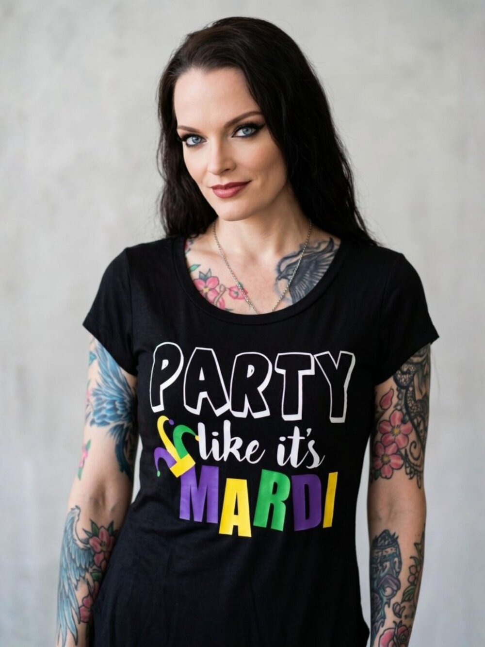 Miss Popular ✦ Party Like It’s Mardi Tee ✦ Black Scoop Neck Short Sleeve Top M